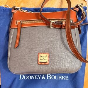 Dooney & Burke Pebble Grain Crossbody 25 brand new